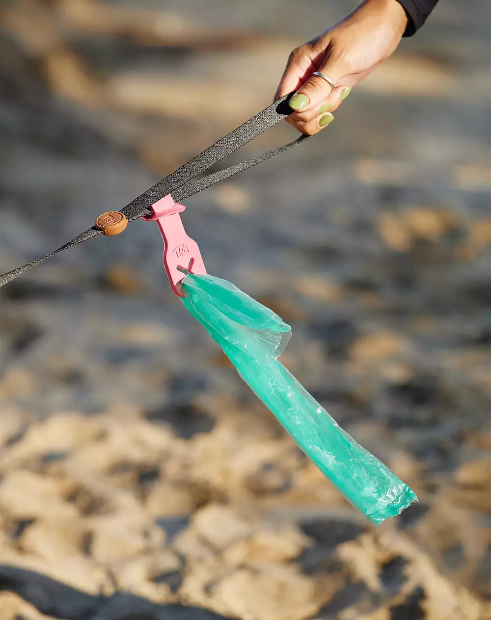 Handsfree Poop Bag Carrier - Fiji